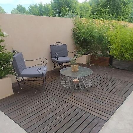 Le Petit Pied A Terre Du Luberon Apartment Merindol Exterior photo