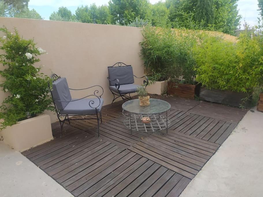 Le Petit Pied A Terre Du Luberon Apartment Merindol Exterior photo