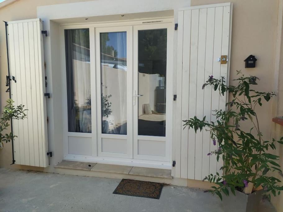 Le Petit Pied A Terre Du Luberon Apartment Merindol Exterior photo